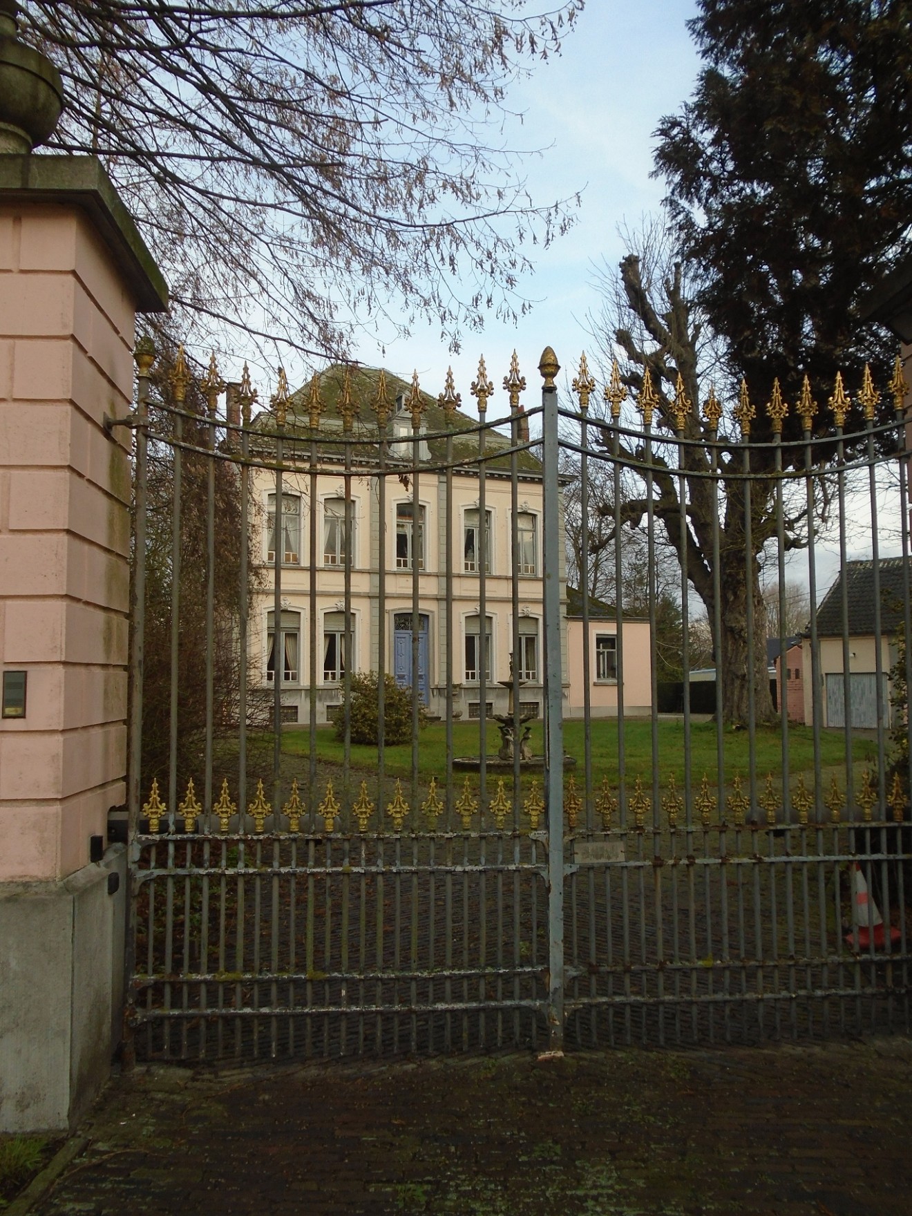 Architect- en ingenieursbureau Andries & Vuylsteke - Verbouwen van een kasteel 