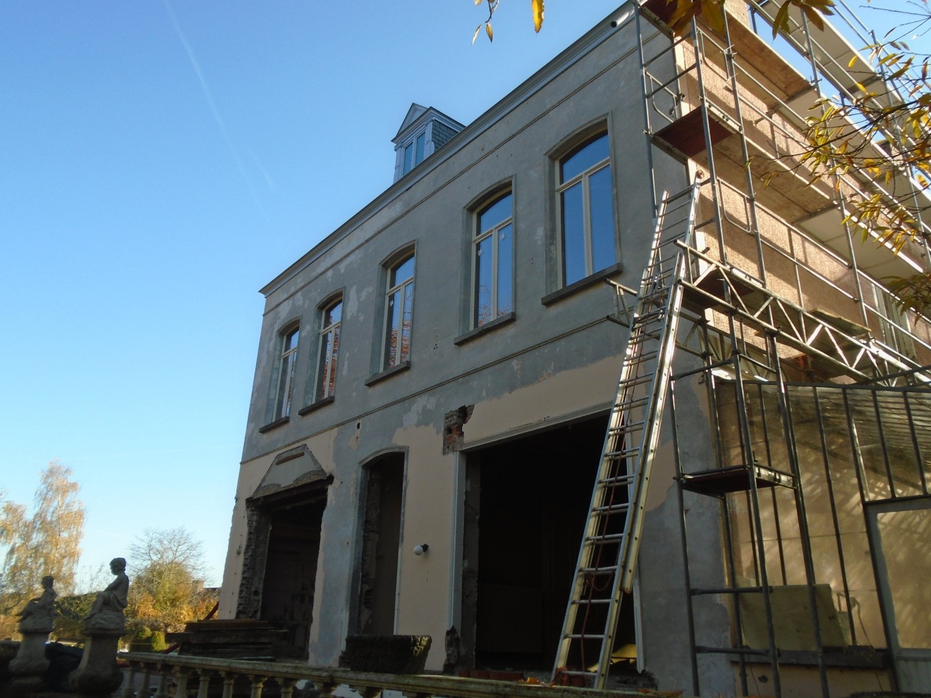 Architect- en ingenieursbureau Andries & Vuylsteke - Verbouwen van een kasteel 