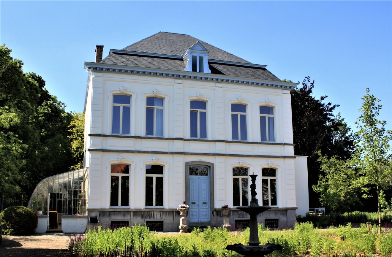 Architect- en ingenieursbureau Andries & Vuylsteke - Verbouwen van een kasteel 